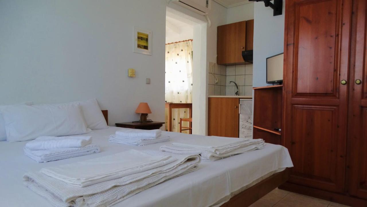 Agrambeli Rooms & Apartments Lefkada City ภายนอก รูปภาพ
