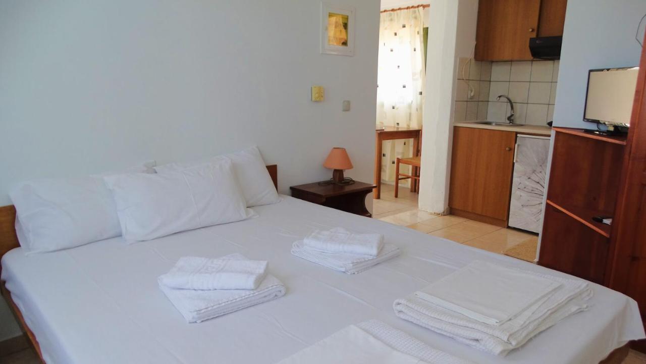 Agrambeli Rooms & Apartments Lefkada City ภายนอก รูปภาพ