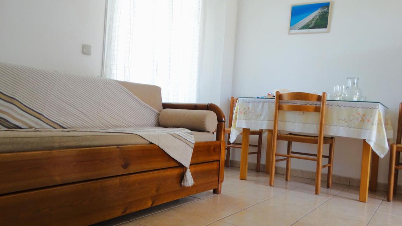 Agrambeli Rooms & Apartments Lefkada City ภายนอก รูปภาพ