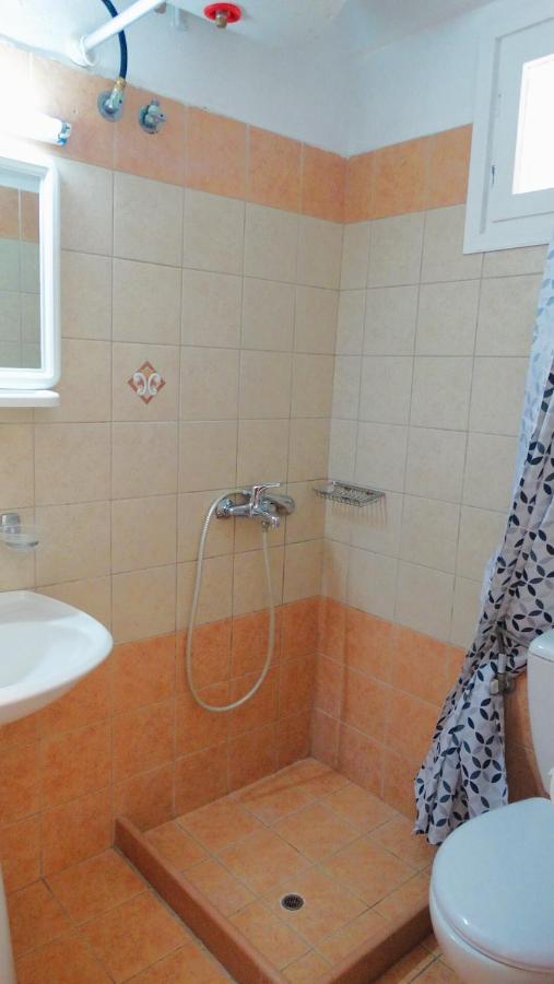 Agrambeli Rooms & Apartments Lefkada City ภายนอก รูปภาพ
