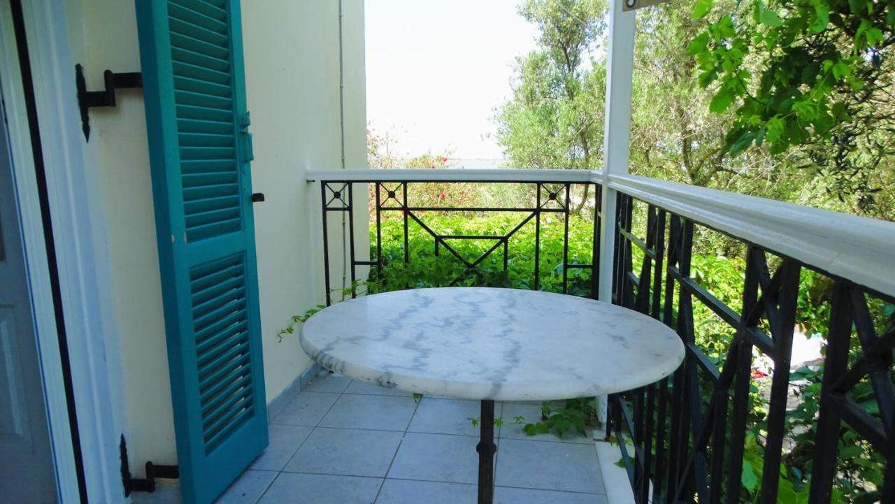 Agrambeli Rooms & Apartments Lefkada City ภายนอก รูปภาพ