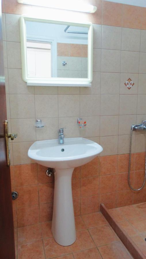 Agrambeli Rooms & Apartments Lefkada City ภายนอก รูปภาพ