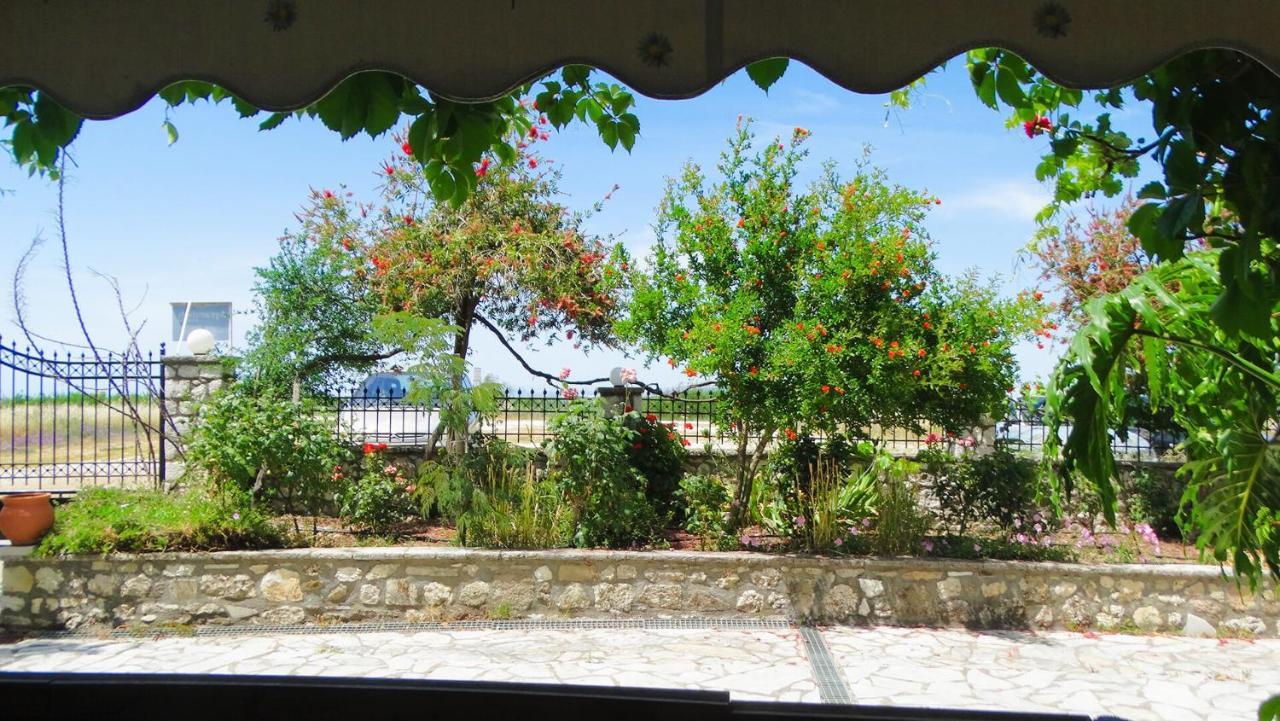 Agrambeli Rooms & Apartments Lefkada City ภายนอก รูปภาพ